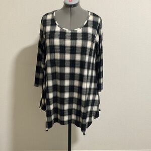 Chic Black and White Plaid Women's Tunic